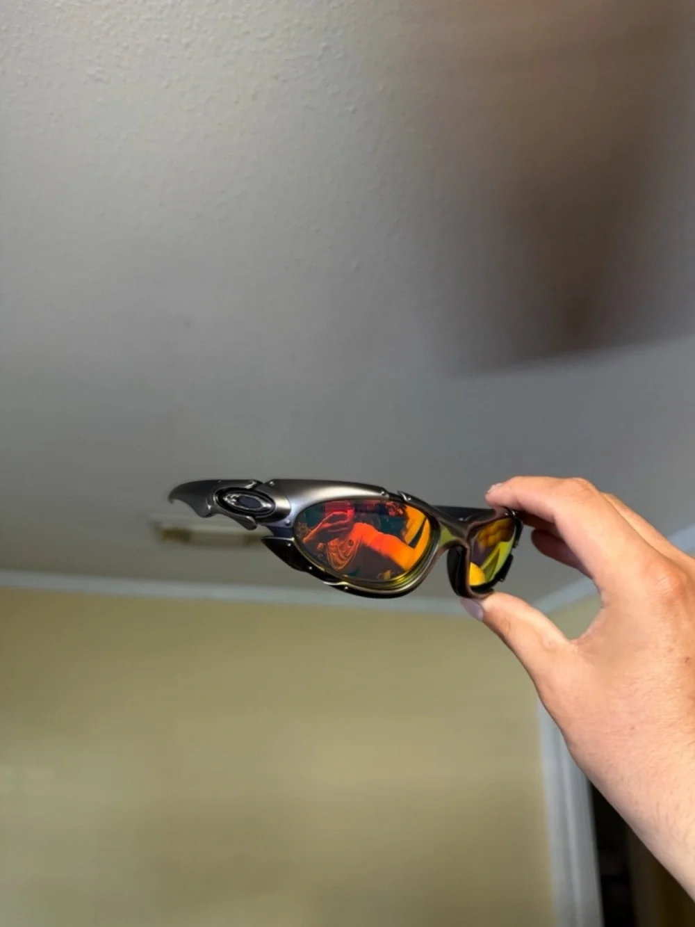 Men's Performance Sunglasses with Red Mirrored Lenses oaks